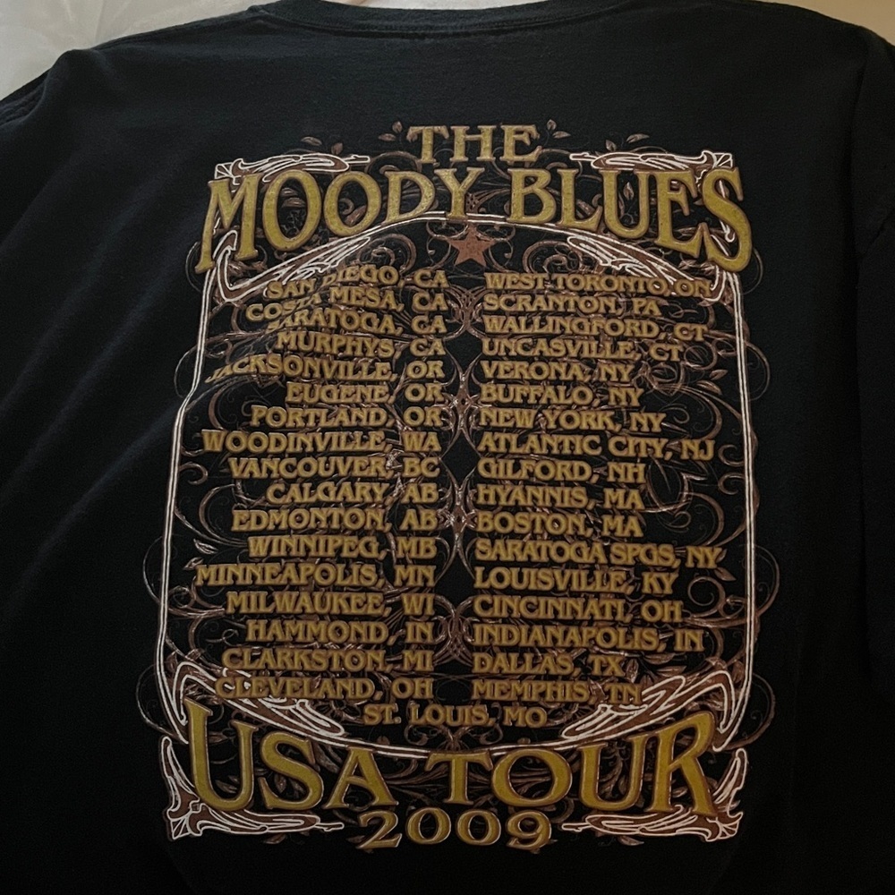 THE MOODY BLUES BAND TEE - Picture 2 of 3